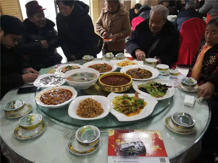 綿陽中旅假日旅行社(省青綿陽分社)今天在永新皂角鋪西華苑度假村召開迎春聯(lián)誼會(huì)